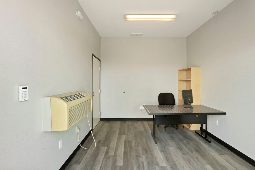 More Photos Of 600-626 Commerce Ct, Manteca Service For Sale