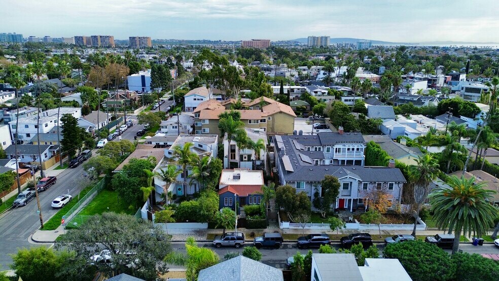 More Photos Of 558 San Juan Ave, Venice Apartments For Sale