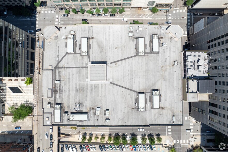 More Photos Of 55 E Grand Ave, Chicago Department Store For Lease
