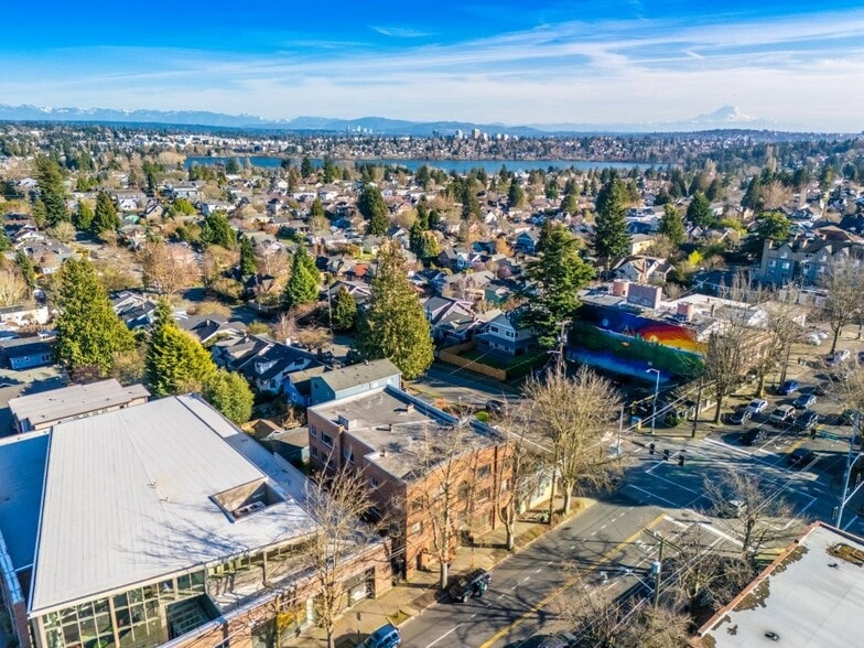 More Photos Of 8008 Greenwood Ave N, Seattle Apartments For Sale
