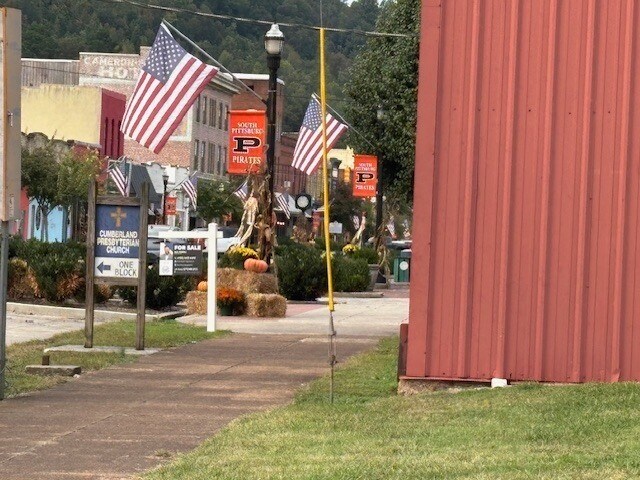 More Photos Of 401 S Cedar Ave, South Pittsburg Industrial For Sale