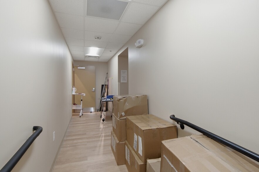 More Photos Of 421 Main St, Franklin Storefront Retail Office For Lease