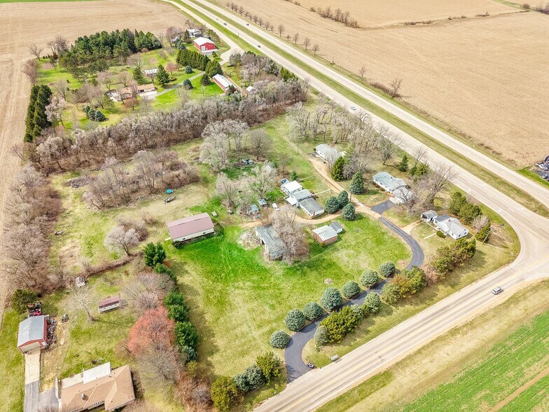 More Photos Of 2280 S Rock City Rd, Ridott Multifamily For Sale