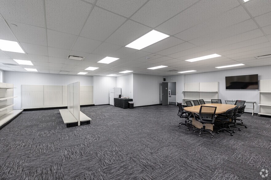 More Photos Of 1116 S Walton Blvd, Bentonville Office For Lease