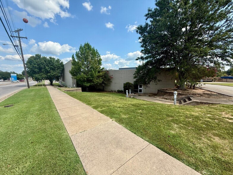 More Photos Of , Paris Office For Sale