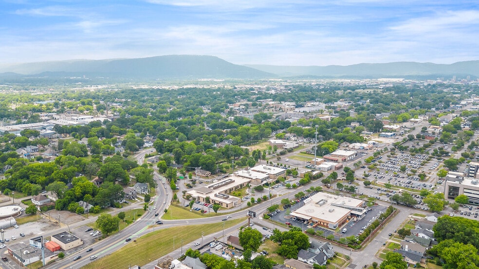 More Photos Of 2507 McCallie Ave, Chattanooga Office Residential For Sale