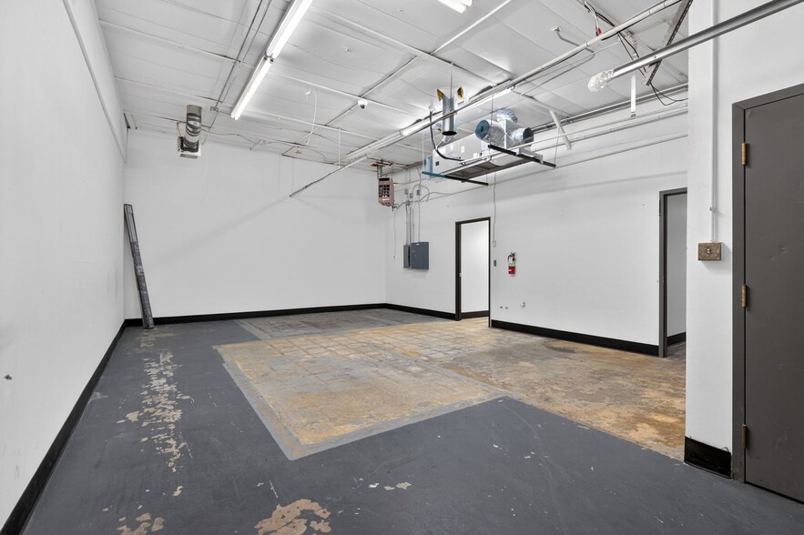 More Photos Of 12860 W Cedar Dr, Lakewood Light Manufacturing For Lease