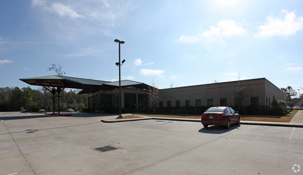 More Photos Of 135 Vision Park Blvd, Spring Medical For Lease
