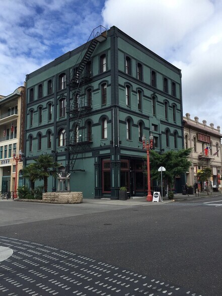 More Photos Of 203-209 NW 3rd Ave, Portland Hotel For Sale