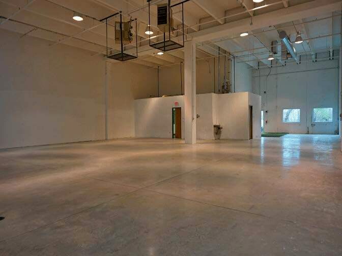 More Photos Of 731 N 17th St, St Charles Light Distribution For Lease