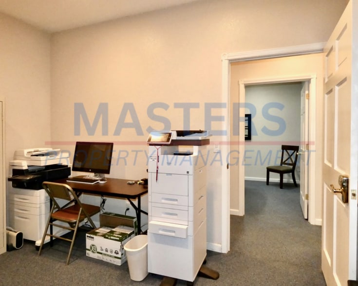 More Photos Of 836 W South Boundary St, Perrysburg Office Residential For Lease