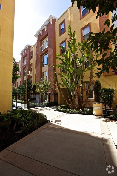 More Photos Of 101 McLellan Dr, South San Francisco Apartments For Lease