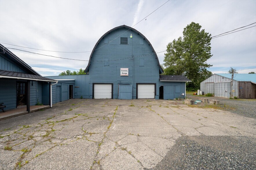 More Photos Of 120 W Smith Rd, Bellingham Service For Sale