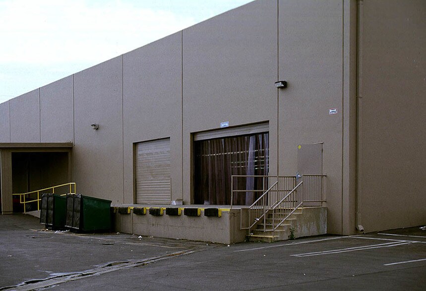 More Photos Of 8966 Mason Ave, Chatsworth Manufacturing For Lease