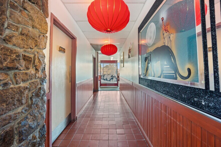 More Photos Of 3400 W Northern Ave, Pueblo Restaurant For Sale