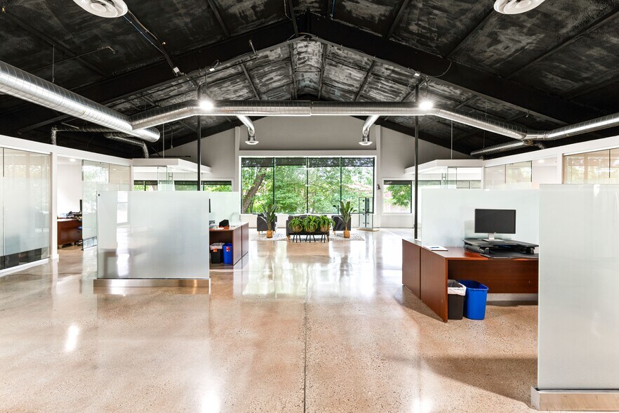 More Photos Of 44 Lincoln St, Saco Office For Sale
