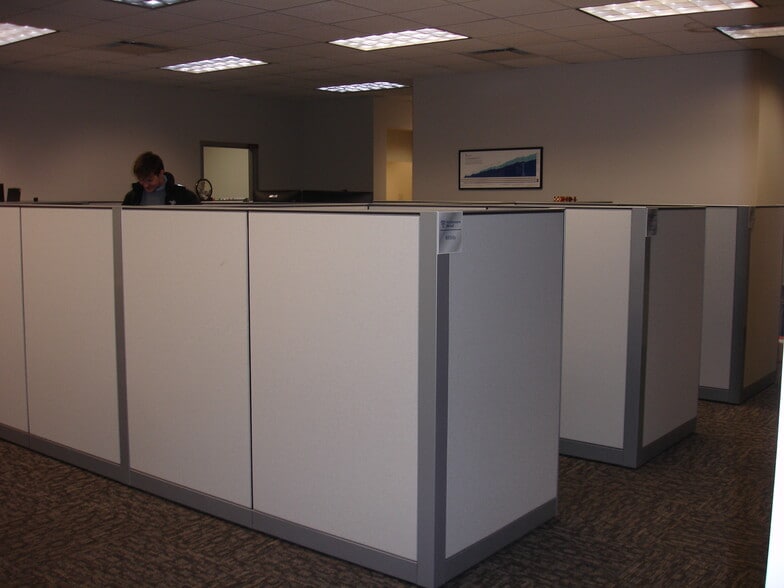 More Photos Of 2700 National Dr, Onalaska Office For Lease