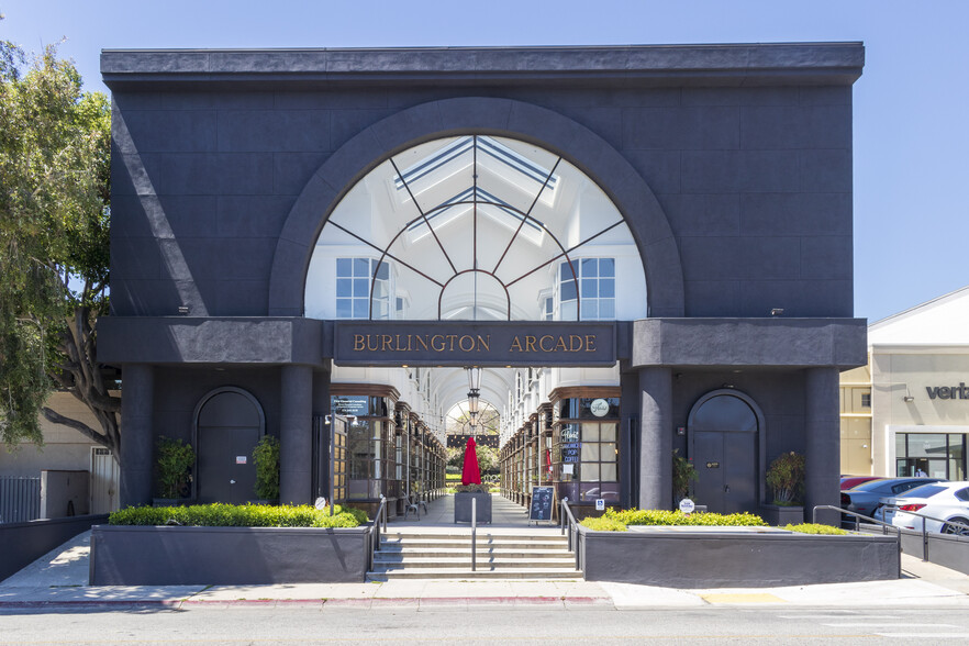 Primary Photo Of 380 S Lake Ave, Pasadena Storefront Retail Office For Lease