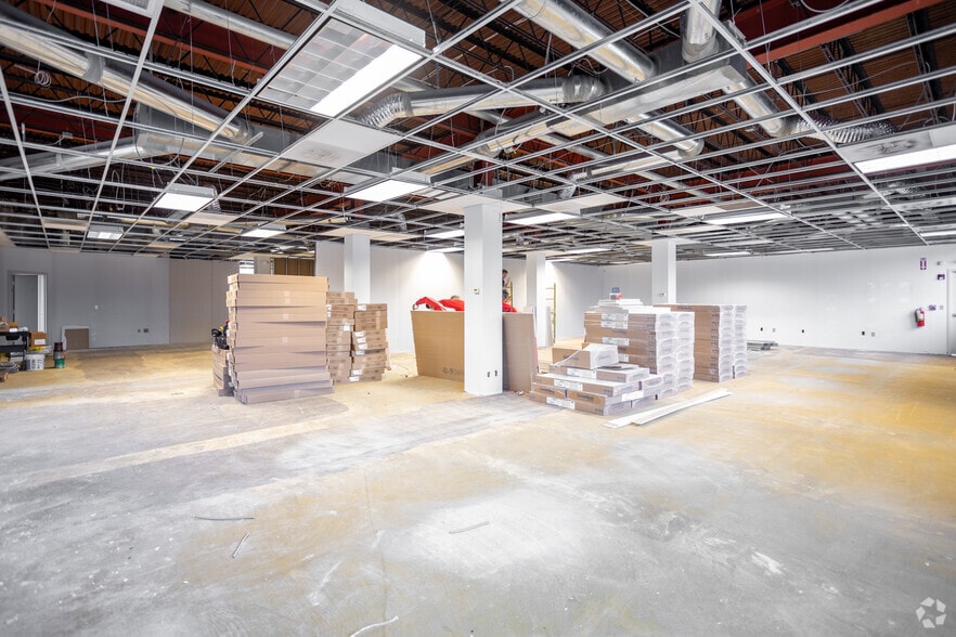 More Photos Of 21111 Chagrin Blvd, Beachwood Office For Lease