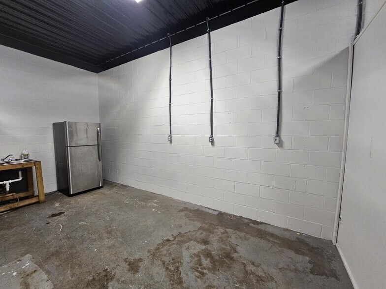 More Photos Of 419 N Home St, Union City Loft Creative Space For Sale