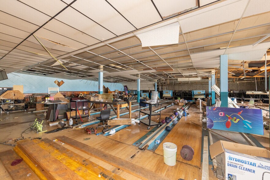More Photos Of 1820 E 30th St, Cleveland Sports And Entertainment For Sale