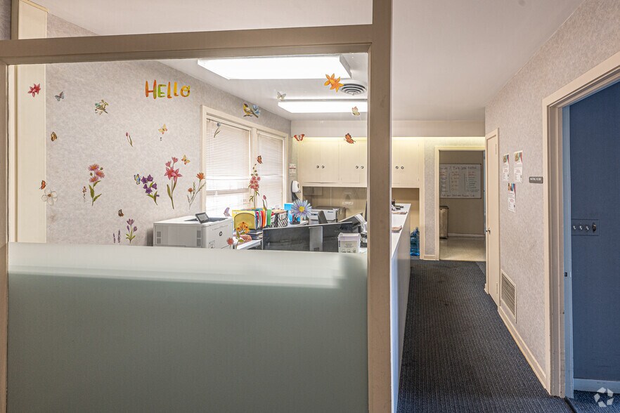 More Photos Of 155 W Merrick Rd, Freeport Medical For Lease