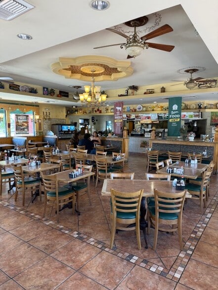 More Photos Of 4920 Gosford Rd, Bakersfield Fast Food For Sale