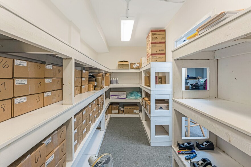 More Photos Of 115 Chestnut St, Philadelphia Office For Lease