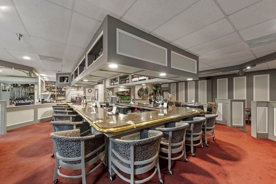 More Photos Of 4725 Vincennes Blvd, Cape Coral Restaurant For Sale