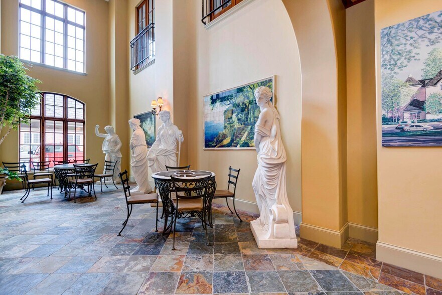 More Photos Of 1531 E Bradford Pky, Springfield Medical For Lease