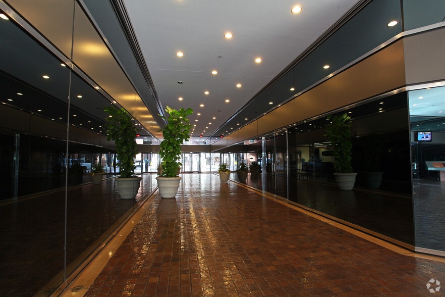 More Photos Of 101 N Robinson Ave, Oklahoma City Office For Sale