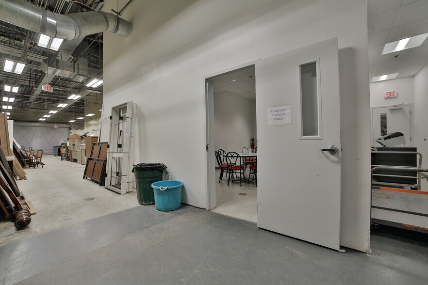 More Photos Of 9408 Apison Pike, Ooltewah Storefront For Lease