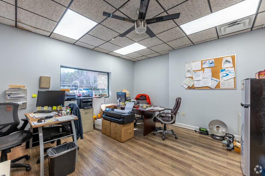 More Photos Of 812 Buford Dr, Lawrenceville Carwash For Sale