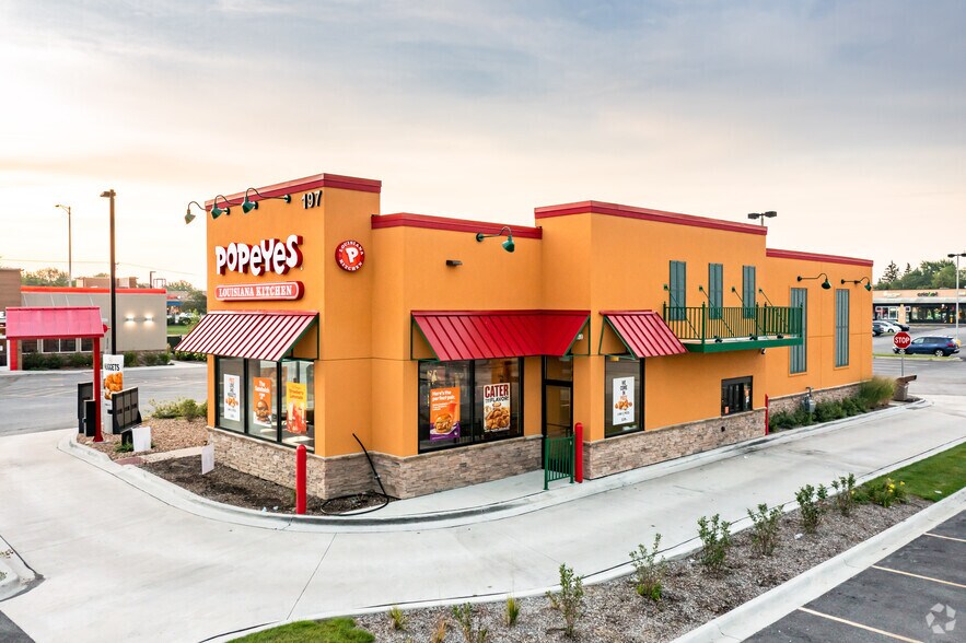 More Photos Of 19-171 E North Ave, Glendale Heights Unknown For Lease