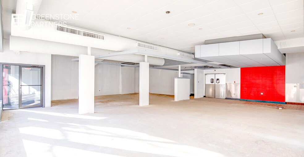 More Photos Of 101-107 N Oak Park Ave, Oak Park General Retail For Sale