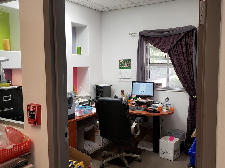 More Photos Of 1623 W Pecan Blvd, McAllen Storefront Retail Office For Lease