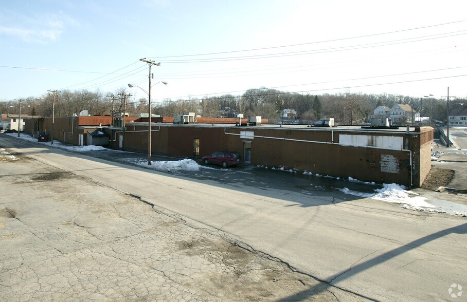 More Photos Of 50 Pleasant St, Norwich Storefront Retail Office For Lease
