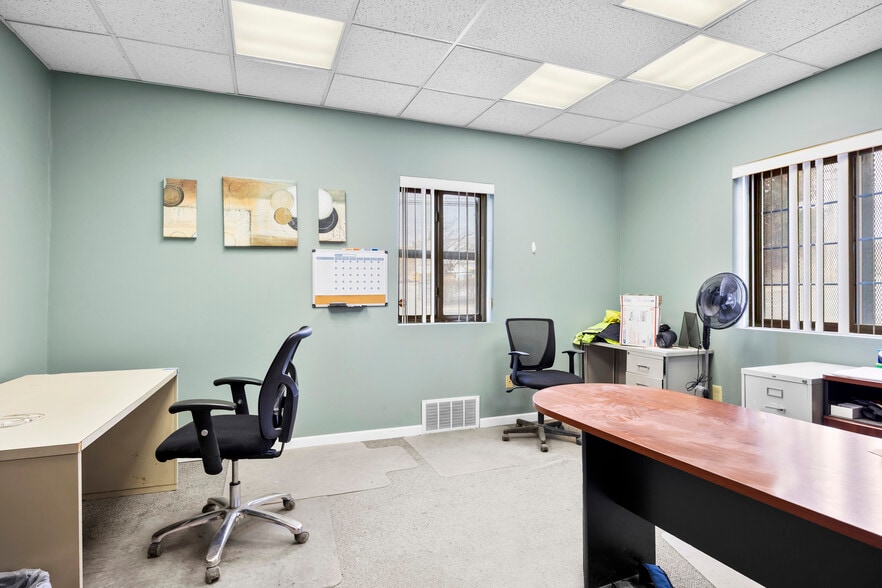 More Photos Of 433 N Pearl St, Albany Warehouse For Sale