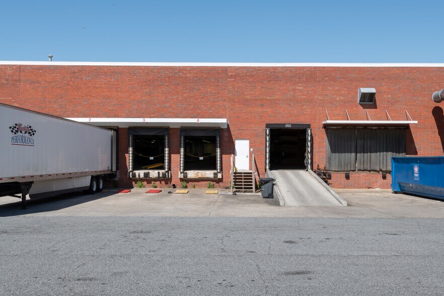 More Photos Of 785 Great Southwest Pky SW, Atlanta Warehouse For Sale