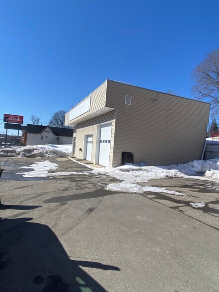 Primary Photo Of 85 E Fulton St, Gloversville Auto Repair For Sale