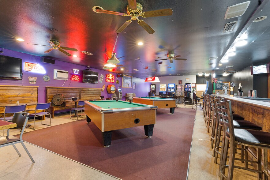 More Photos Of 335 E 3rd St, Lafayette Bar For Sale