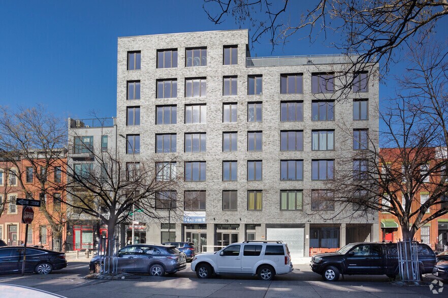 More Photos Of 17 Somers St, Brooklyn Apartments For Lease
