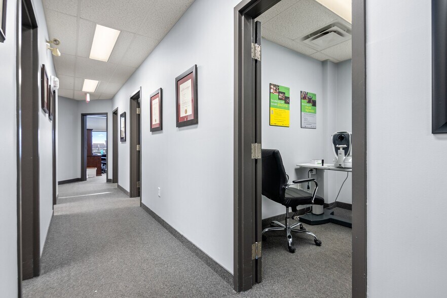 More Photos Of 100 Princess St, Kingston Medical For Lease