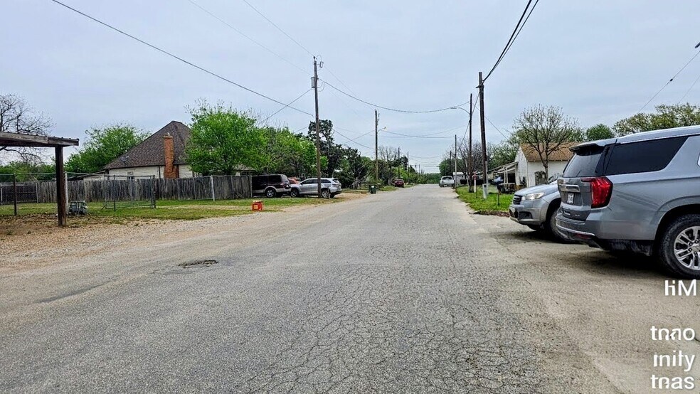 More Photos Of 212 N Church St, Jacksboro Warehouse For Sale