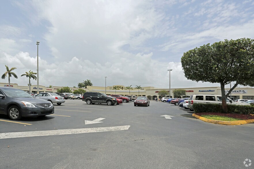 More Photos Of 401-599 W 49th St, Hialeah General Retail For Lease