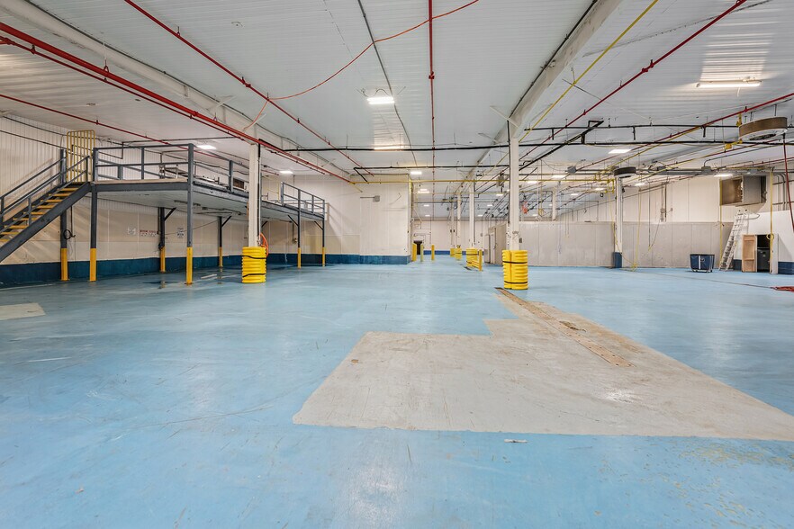 More Photos Of 86 Macarthur Dr, New Bedford Warehouse For Sale