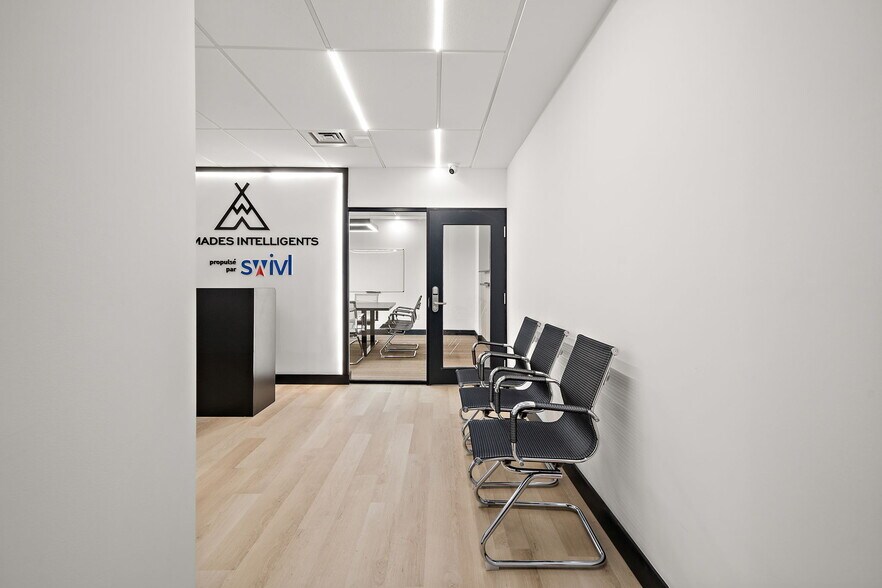 More Photos Of 3131 Boul de la Concorde E, Laval Coworking Space