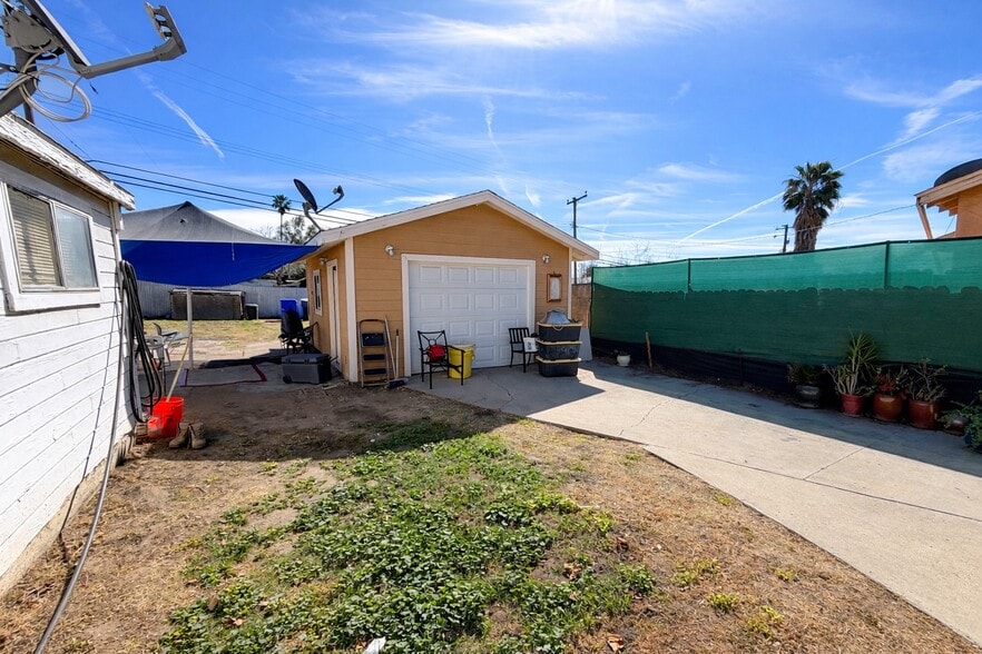 More Photos Of 1737 N Waterman Ave, San Bernardino Office For Sale