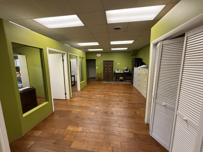 More Photos Of 7747 Auburn Rd, Utica Storefront Retail Office For Sale