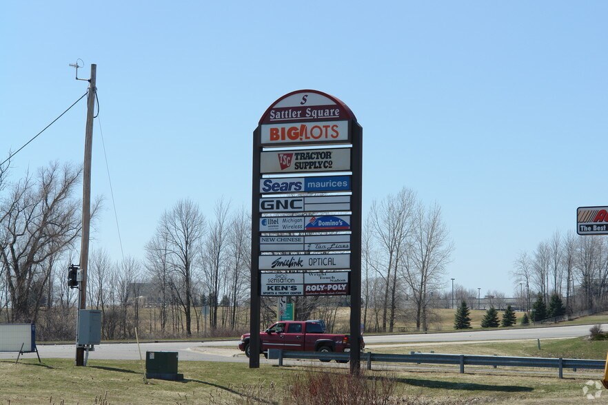 More Photos Of 710-754 Perry Ave, Big Rapids Unknown For Lease